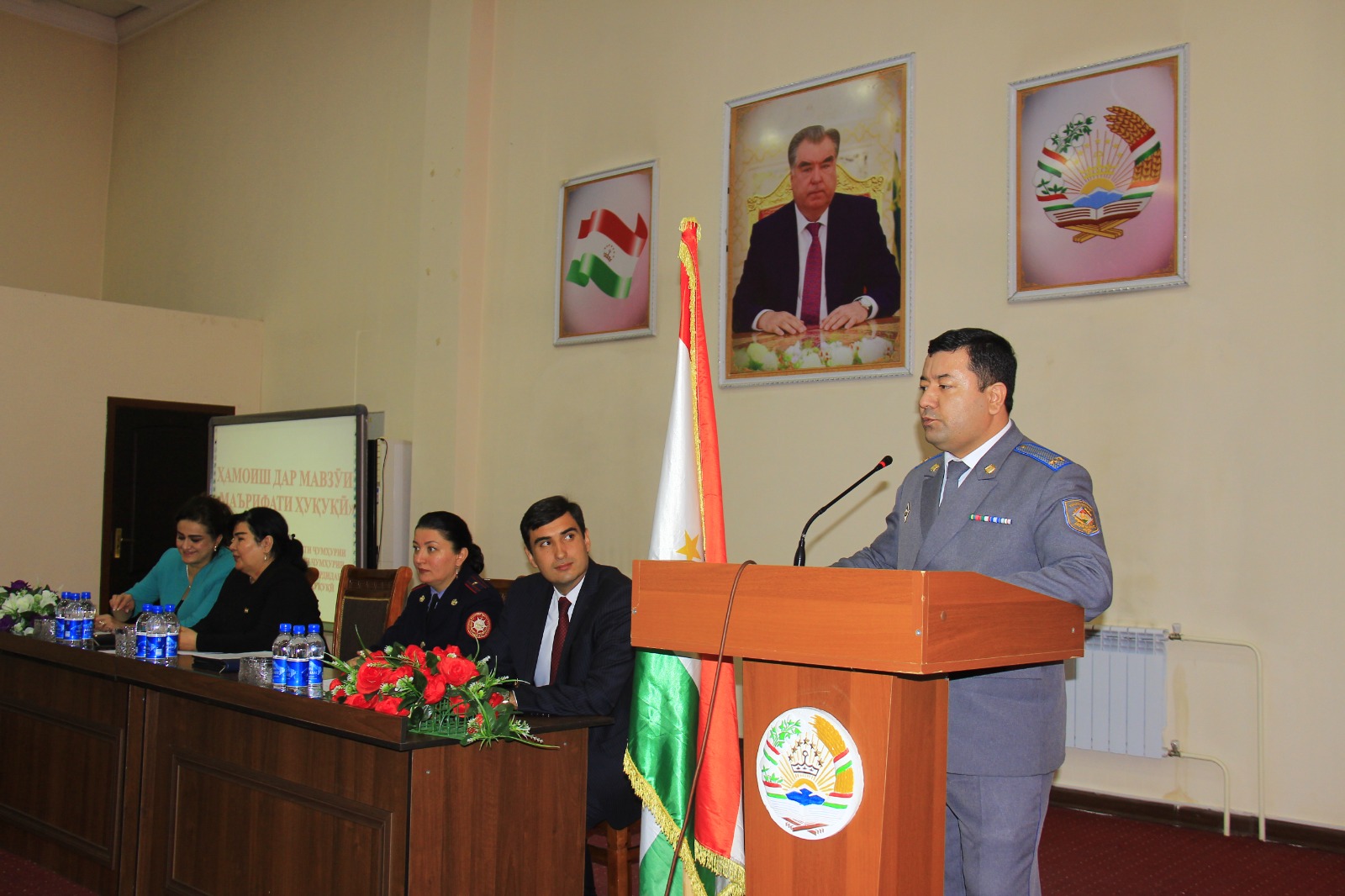 Встреча сотрудников управления Агентства по  городу Душанбе с преподавателями и родителями учащихся гимназии №74 столичного района Фирдавси