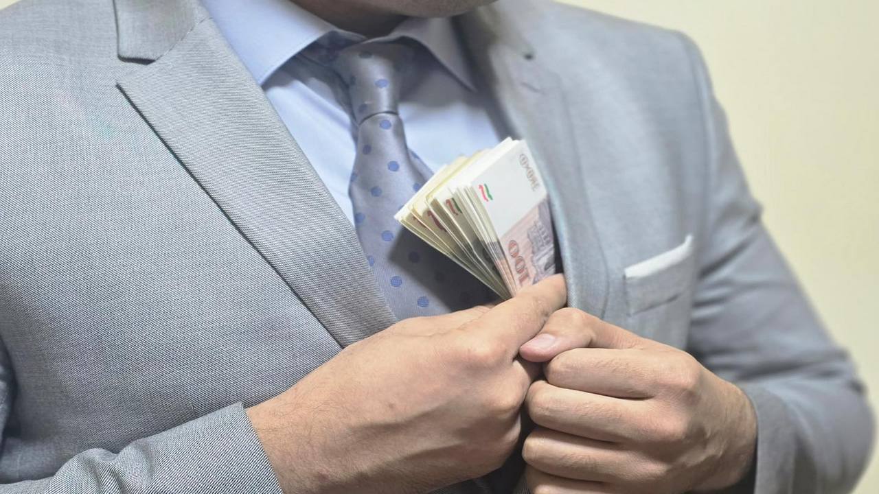 Ошкори ҳолати азонихудкунии маблағҳои буҷетӣ аз ҷониби директори ҶДММ «Давлатманд»-и шаҳри Кӯлоб