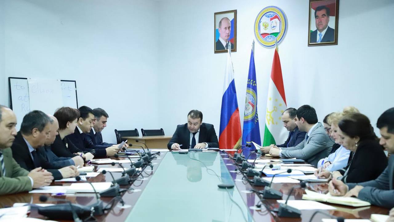 Баргузории суҳбату вохӯриҳо дар муассисаҳои таҳсилоти олии шаҳри Душанбе